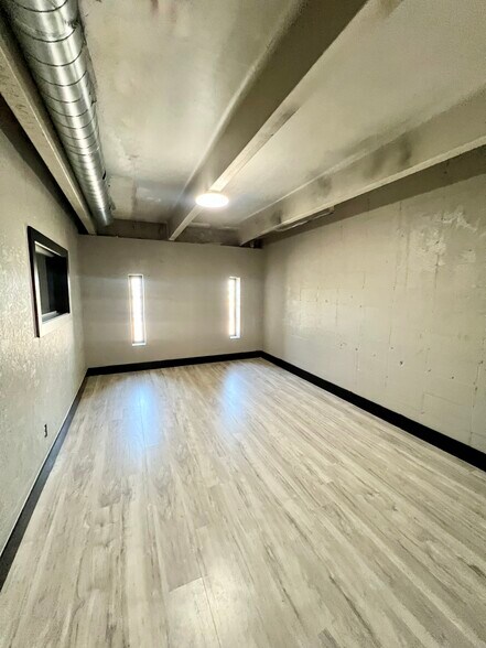 More Photos Of 2810 W Reno Ave, Oklahoma City Service For Lease