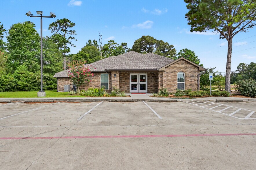 More Photos Of 5155 W Davis St, Conroe Medical For Lease