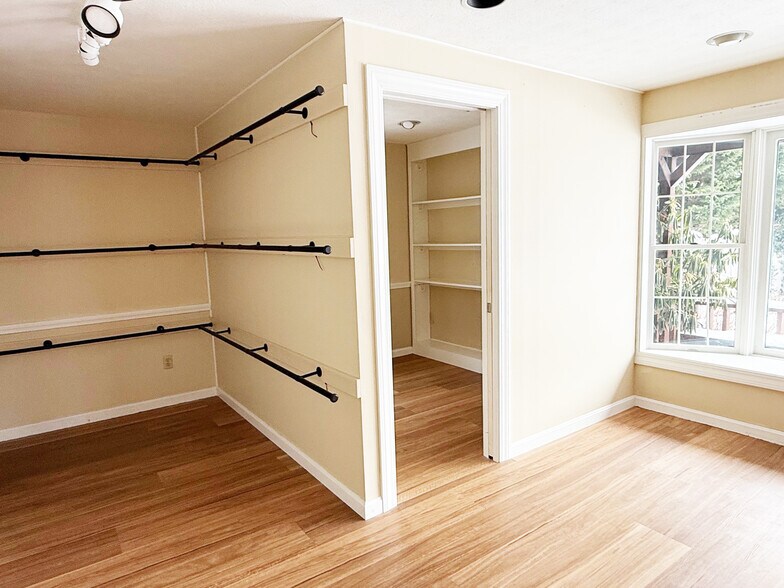 More Photos Of 450 Main St, Chatham Storefront Retail Residential For Lease