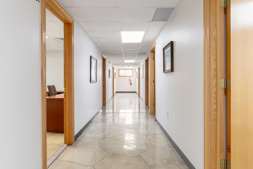 More Photos Of 51 W 130th St, Hinckley Office For Lease