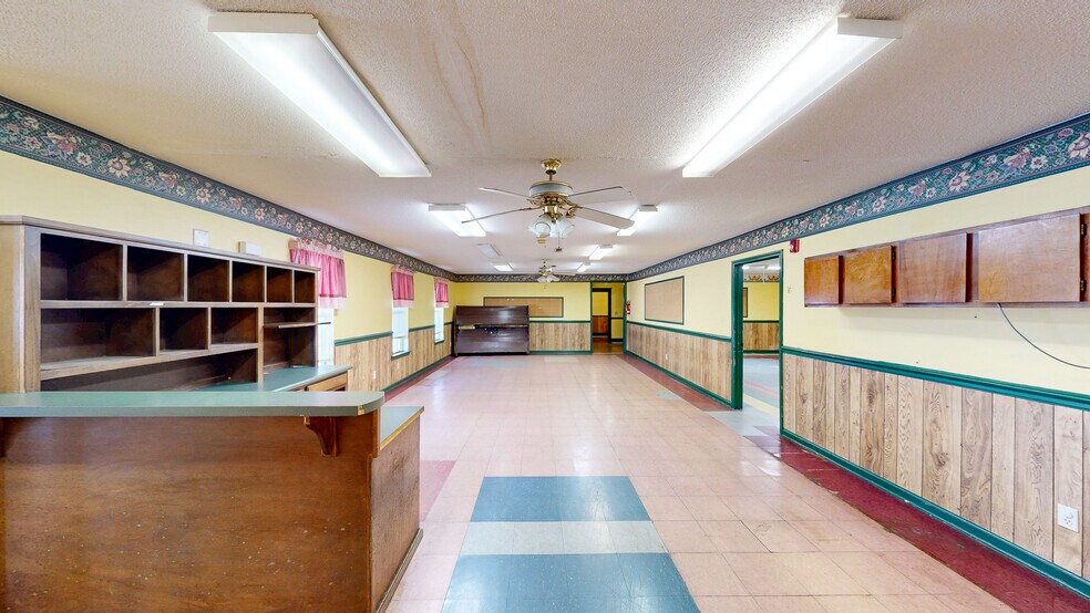 More Photos Of 104 N Herring St, Dothan Office For Sale