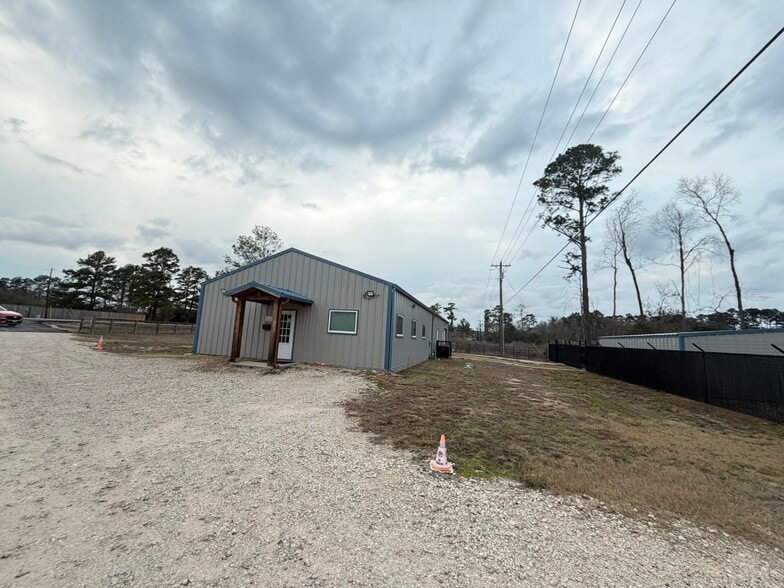 More Photos Of 11395 FM 2432 Rd, Willis Light Manufacturing For Sale