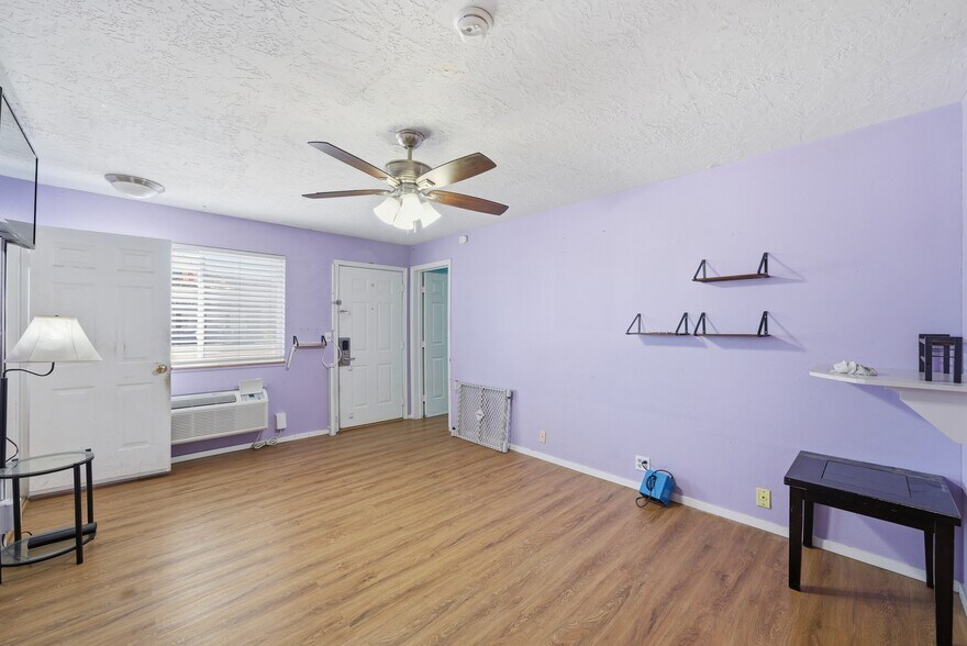 More Photos Of 626 W 1400 N, Beaver Hotel For Sale