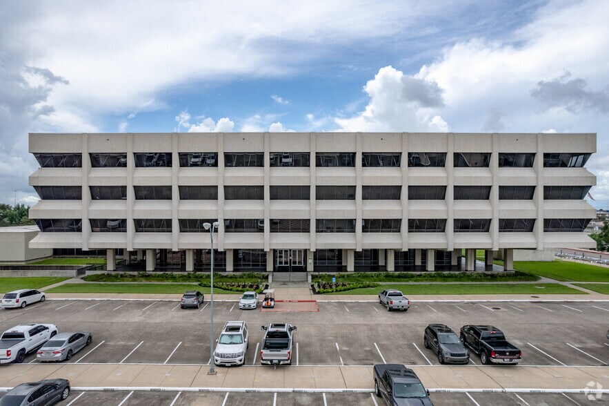 More Photos Of 12301 Kurland Dr, Houston Office For Lease