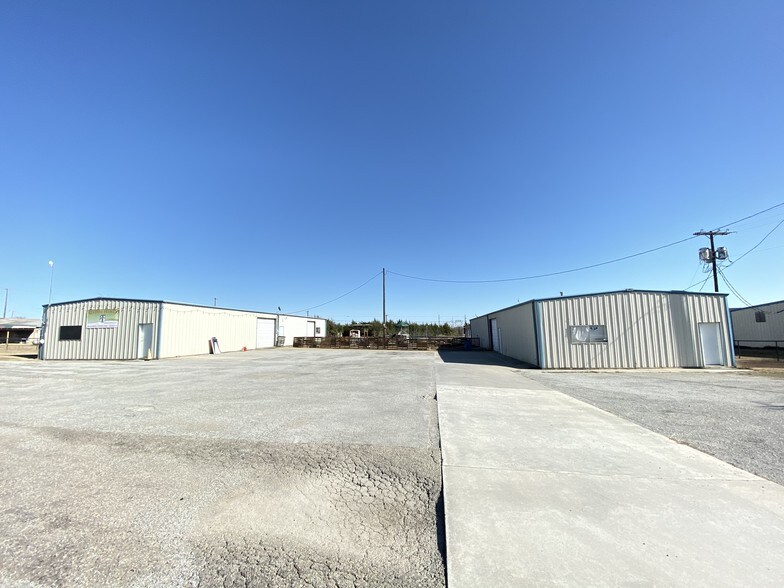More Photos Of 309 S US Highway 69, Trenton Industrial For Lease
