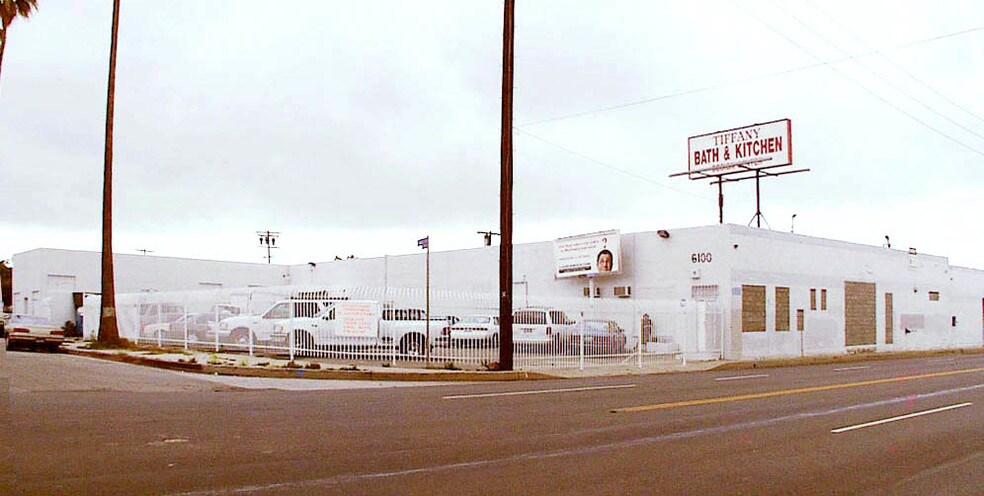 More Photos Of 14850 Calvert St, Van Nuys Service For Lease