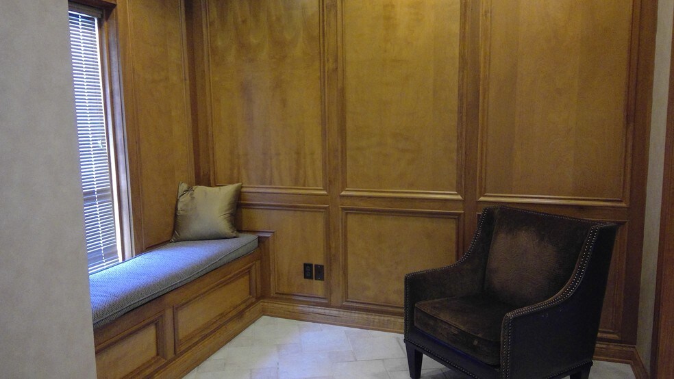 More Photos Of 633 Library Park Dr, Greenwood Office For Lease