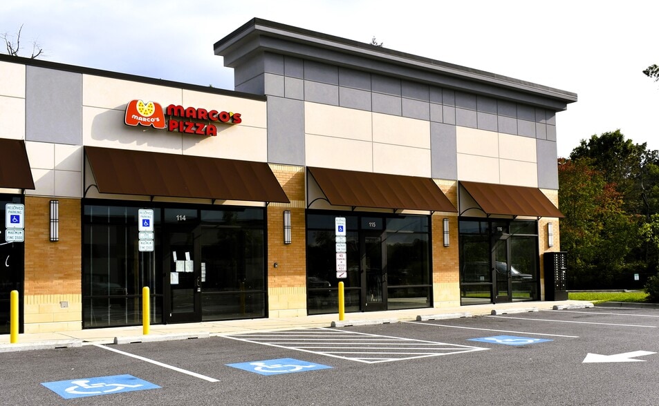 More Photos Of 3716 Crain Hwy, Waldorf Storefront For Lease