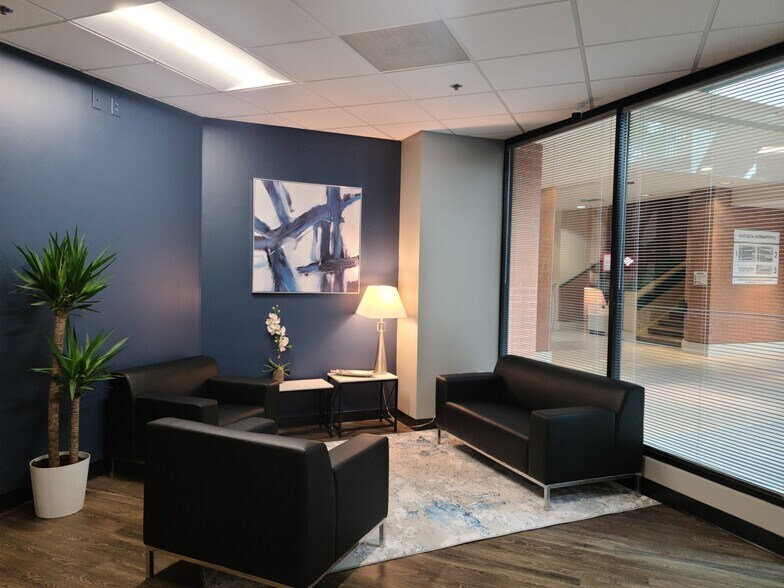 More Photos Of 250 International Pky, Heathrow Coworking Space