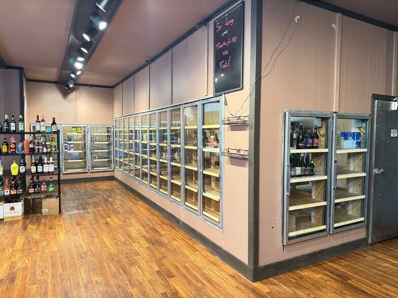 More Photos Of 500-504 W Main St, Mount Horeb Freestanding For Lease