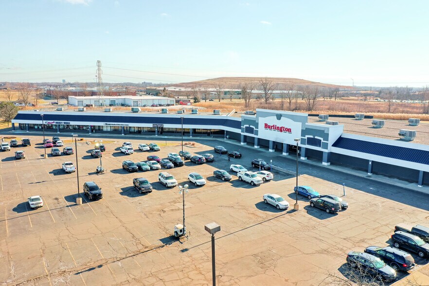 More Photos Of 22263-22323 Eureka, Taylor Unknown For Lease