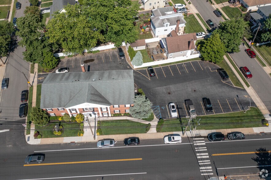 More Photos Of 20 Hicksville Rd, Massapequa Medical For Lease