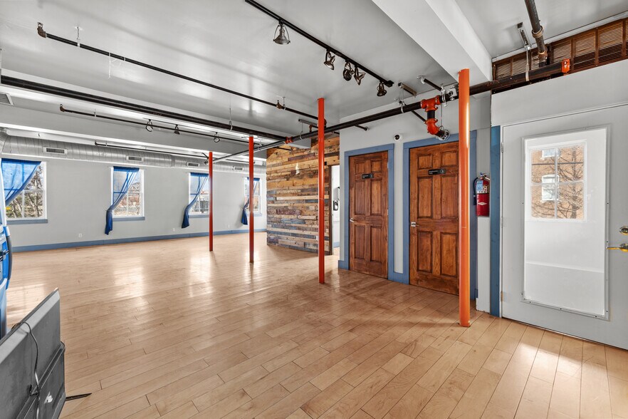 More Photos Of 1800 S 10th St, Saint Louis Restaurant For Lease