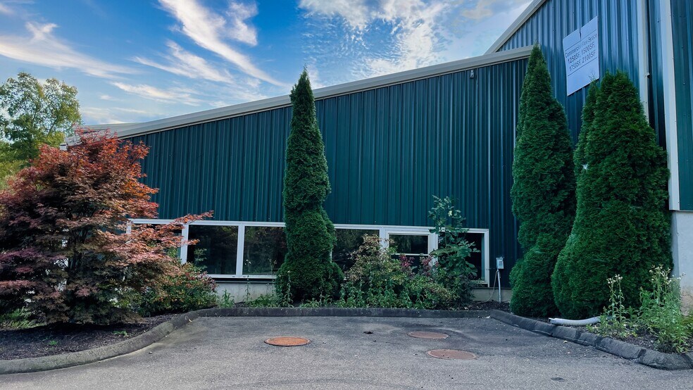 More Photos Of 45 Ozick Dr, Durham Light Manufacturing For Lease