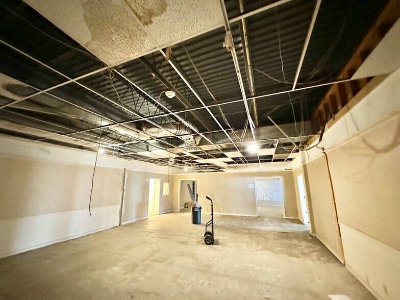 More Photos Of 8000 Broadway, Merrillville Freestanding For Lease