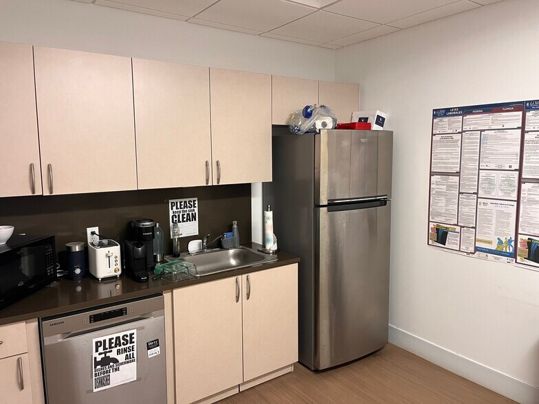 More Photos Of 327 Plaza Real, Boca Raton Office For Lease