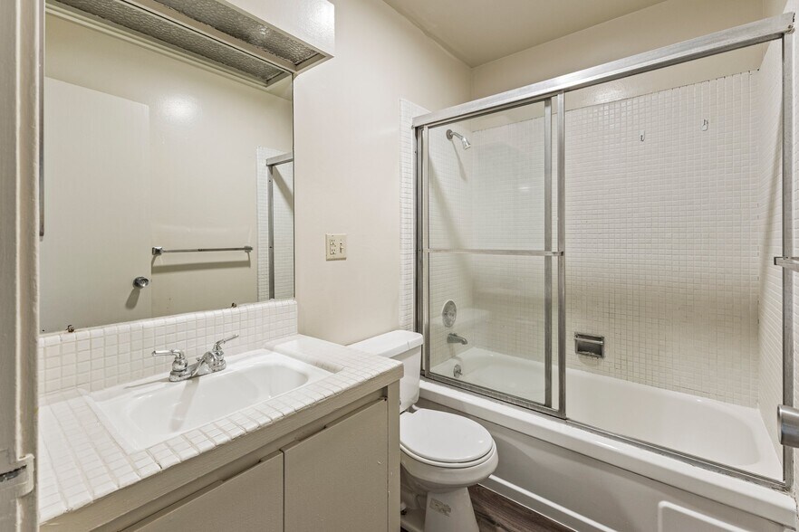More Photos Of 55 El Camino Real, Burlingame Apartments For Sale