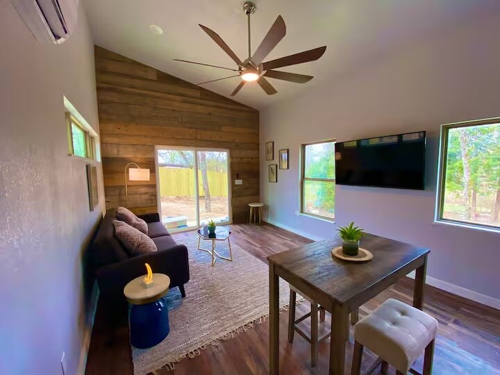 More Photos Of 6159 Crestview Dr, Athens Specialty For Sale