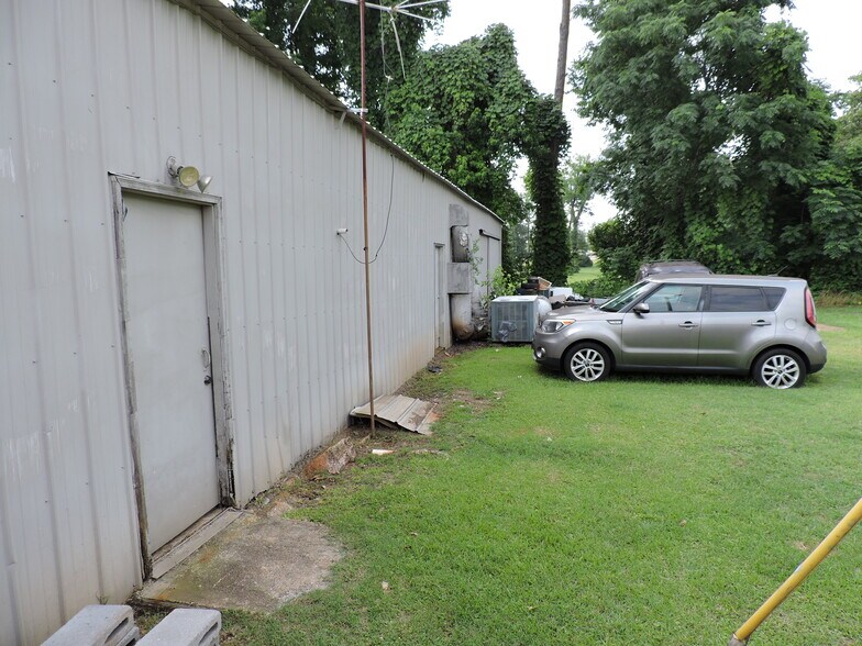 More Photos Of 130 Academy Dr, Greenville Auto Repair For Sale