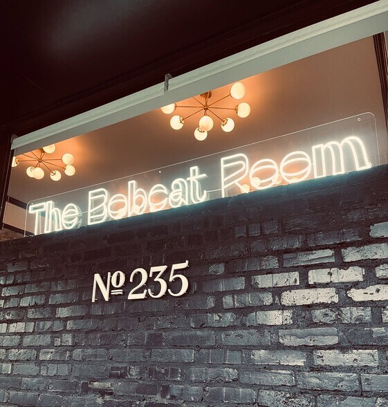 More Photos Of 235 E Main St, Dayton Hotel For Sale