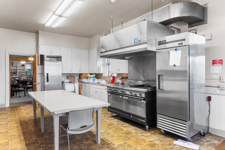 More Photos Of 136 E Main St, Meriden Religious Facility For Sale