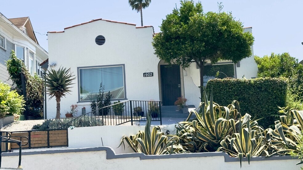 More Photos Of 1920 Kent St, Los Angeles Apartments For Sale