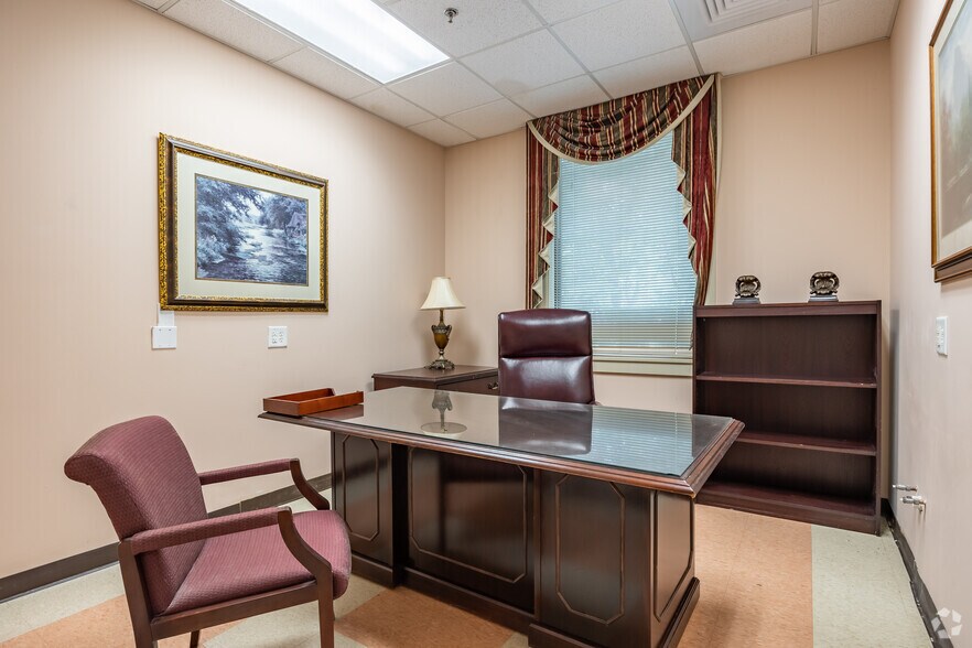 More Photos Of 7446 Covington Hwy, Lithonia Medical For Sale