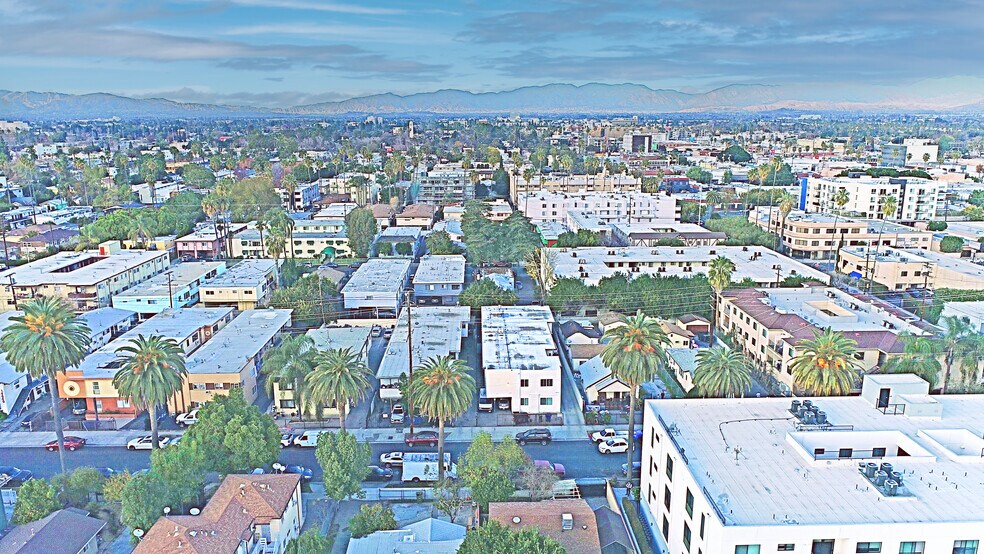 More Photos Of 14623 Calvert St, Van Nuys Apartments For Sale