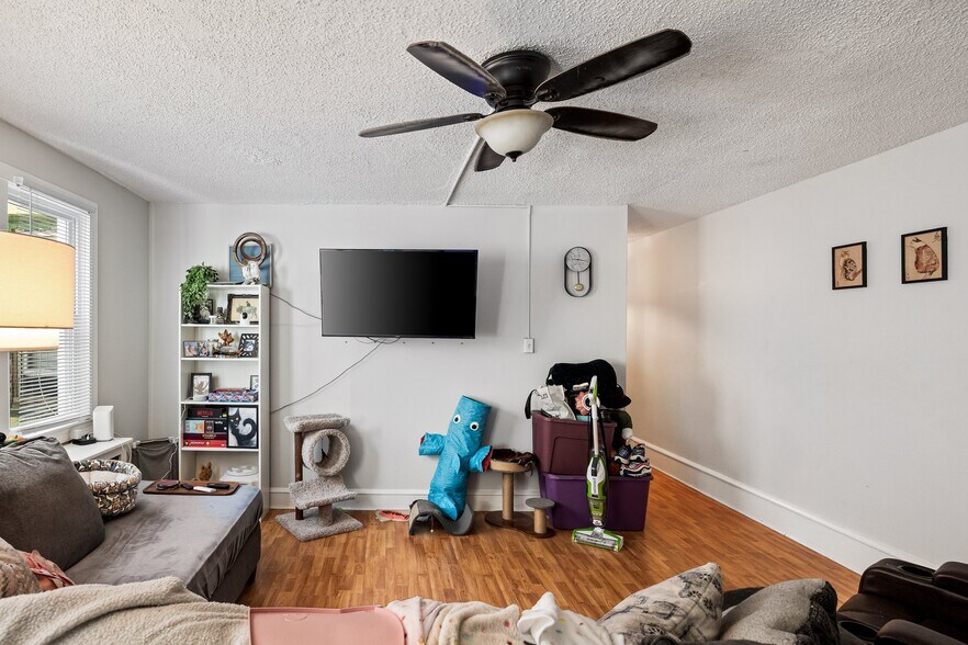 More Photos Of 209 W Clinton Ave, Oaklyn Storefront Retail Residential For Sale