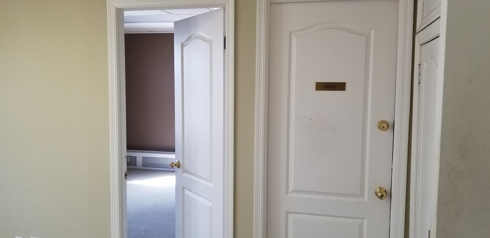 More Photos Of 575 White Plains Rd, Eastchester Office For Lease