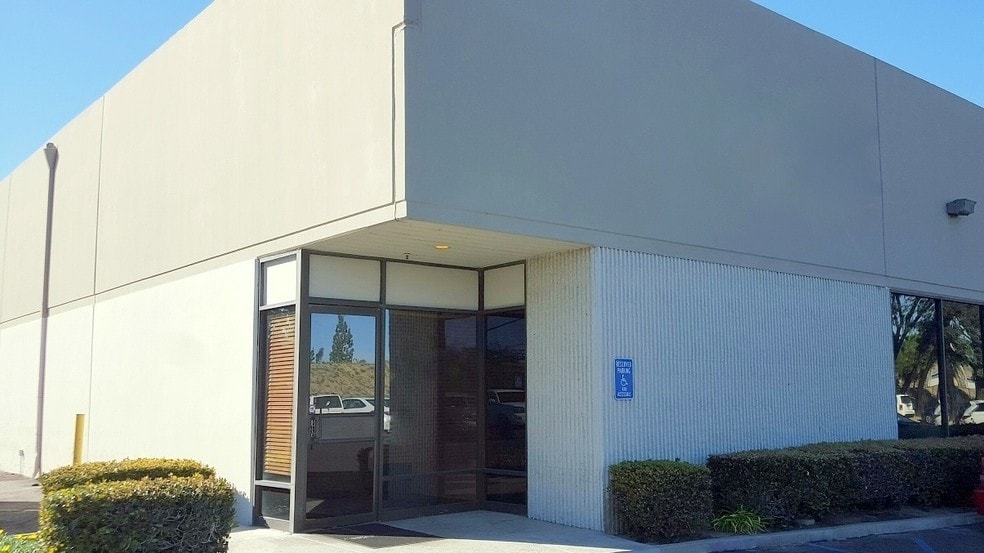 More Photos Of 1060-1072 N Kraemer Pl, Anaheim Manufacturing For Lease