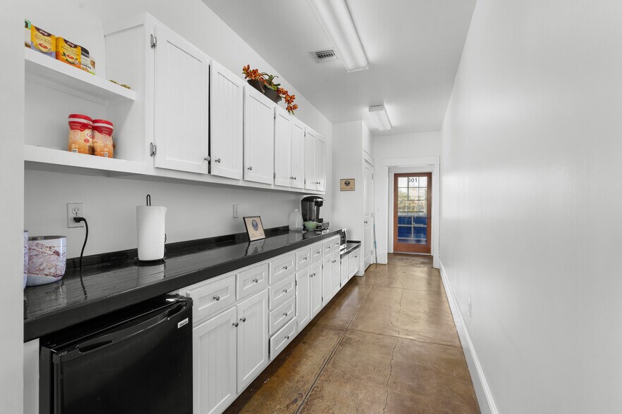 More Photos Of 939 N Magnolia Ave, Ocala Freestanding For Sale