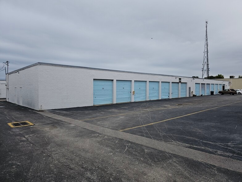 More Photos Of 1233 Old Dixie Hwy, Lake Park Unknown For Lease