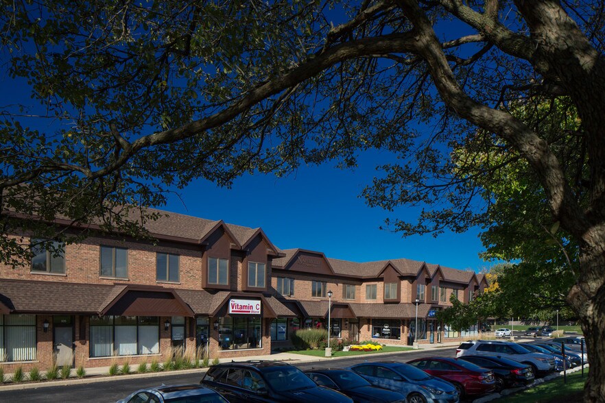 More Photos Of 24W500 Maple Ave, Naperville Office For Lease