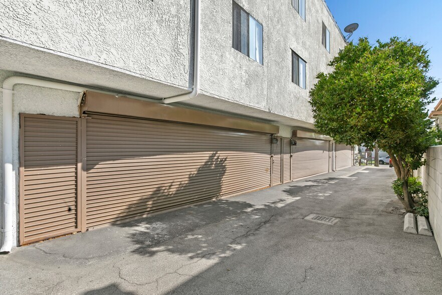 More Photos Of 629-631 E Elk Ave, Glendale Apartments For Sale