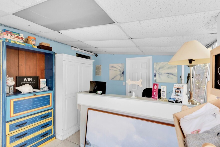 More Photos Of 243 61st St, Marathon Hotel For Sale