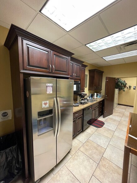 More Photos Of 7100 N Classen Blvd, Oklahoma City Medical For Sale