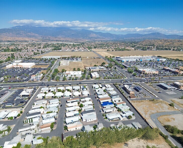 More Photos Of 1605 S San Jacinto Ave, San Jacinto Drugstore For Sale