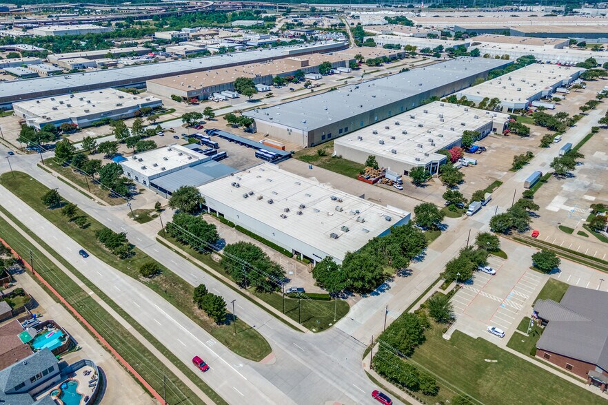 More Photos Of 2853 Dickerson Pky, Carrollton Light Distribution For Lease