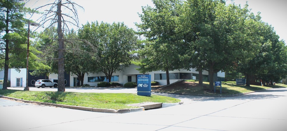 Primary Photo Of 112 Point West Blvd, Saint Charles Medical For Lease