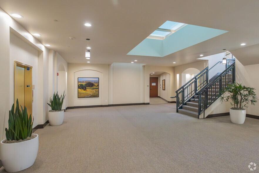 More Photos Of 950 Glenn Dr, Folsom Office For Lease