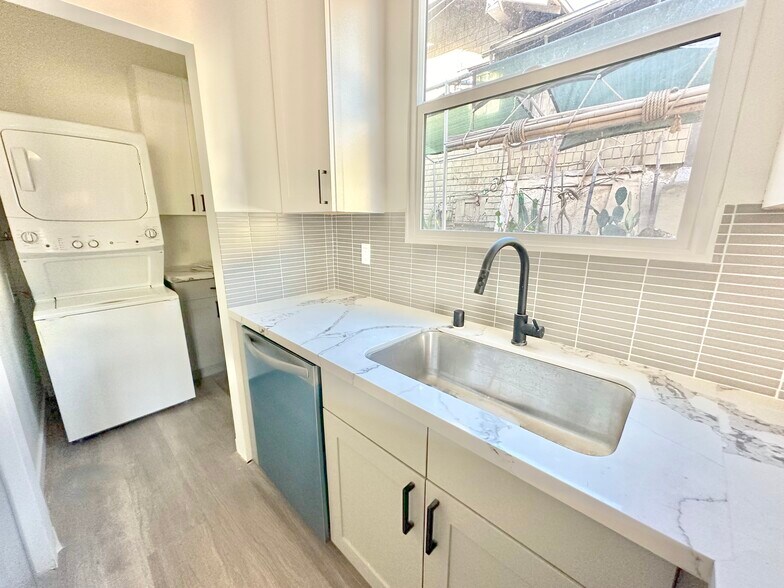 More Photos Of 1637-1639 1/2 Micheltorena St, Los Angeles Apartments For Sale