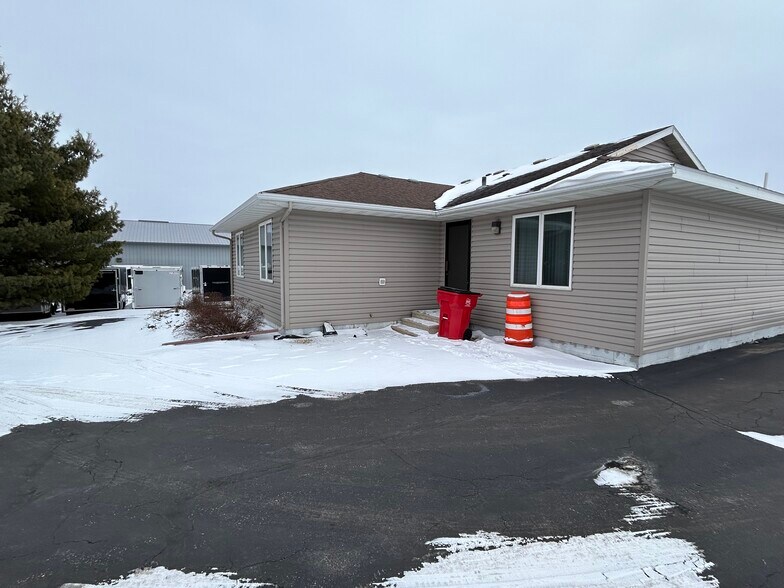 More Photos Of 957 Frontage Rd NW, Byron Office For Sale