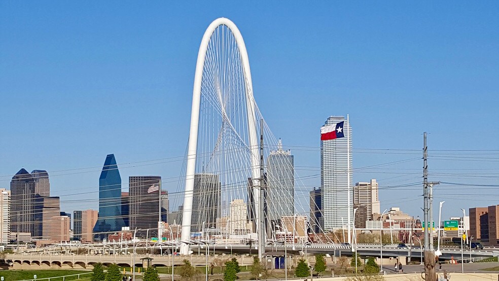 More Photos Of 1001-1007 Singleton Blvd, Dallas Land For Sale