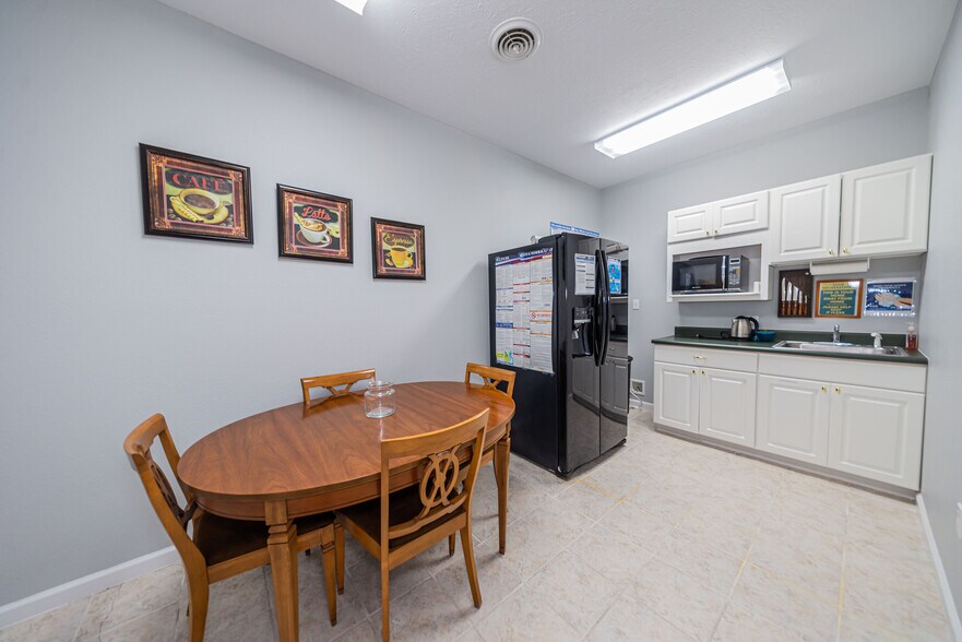 More Photos Of 2419 Broadway St, Mount Vernon Office For Sale