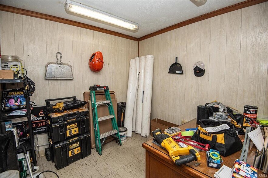 More Photos Of 1985 S Old US 41, Vincennes Industrial For Sale