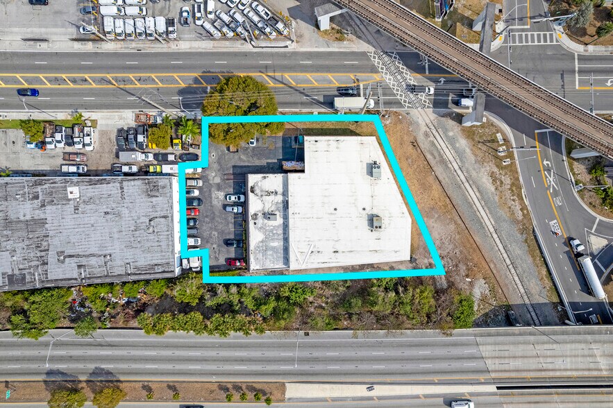 Primary Photo Of 6850 NW 74th St, Medley Warehouse For Sale