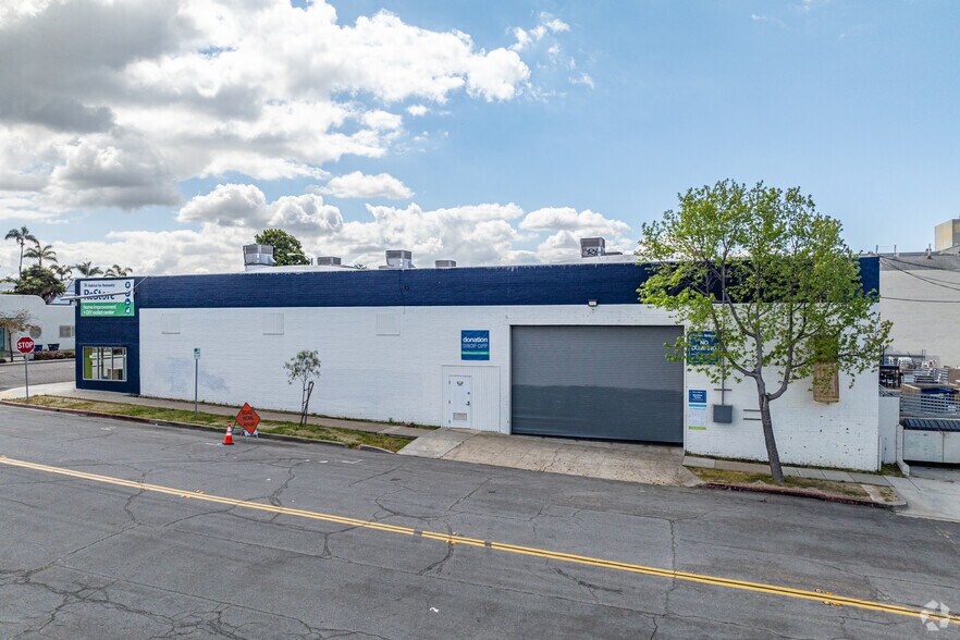 More Photos Of 310 National City Blvd, National City Freestanding For Lease