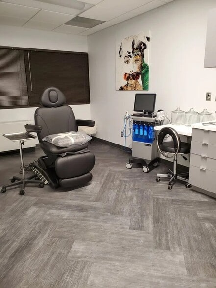 More Photos Of 8200 Greensboro Dr, Mc Lean Office For Lease