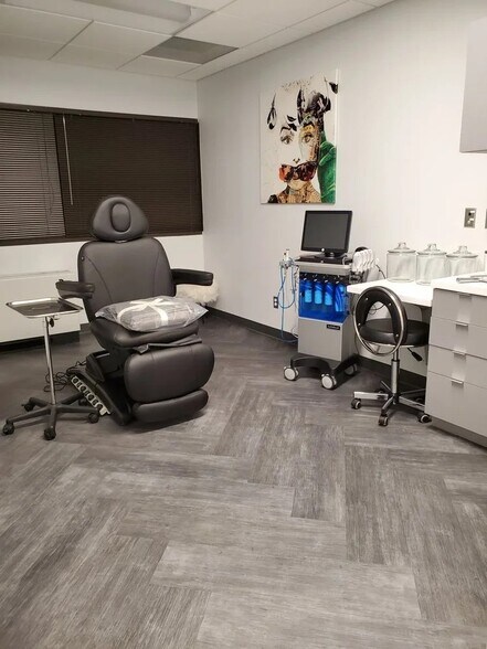 More Photos Of 8200 Greensboro Dr, Mc Lean Office For Lease